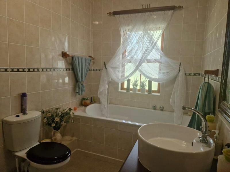3 Bedroom Property for Sale in Zevenzicht Western Cape